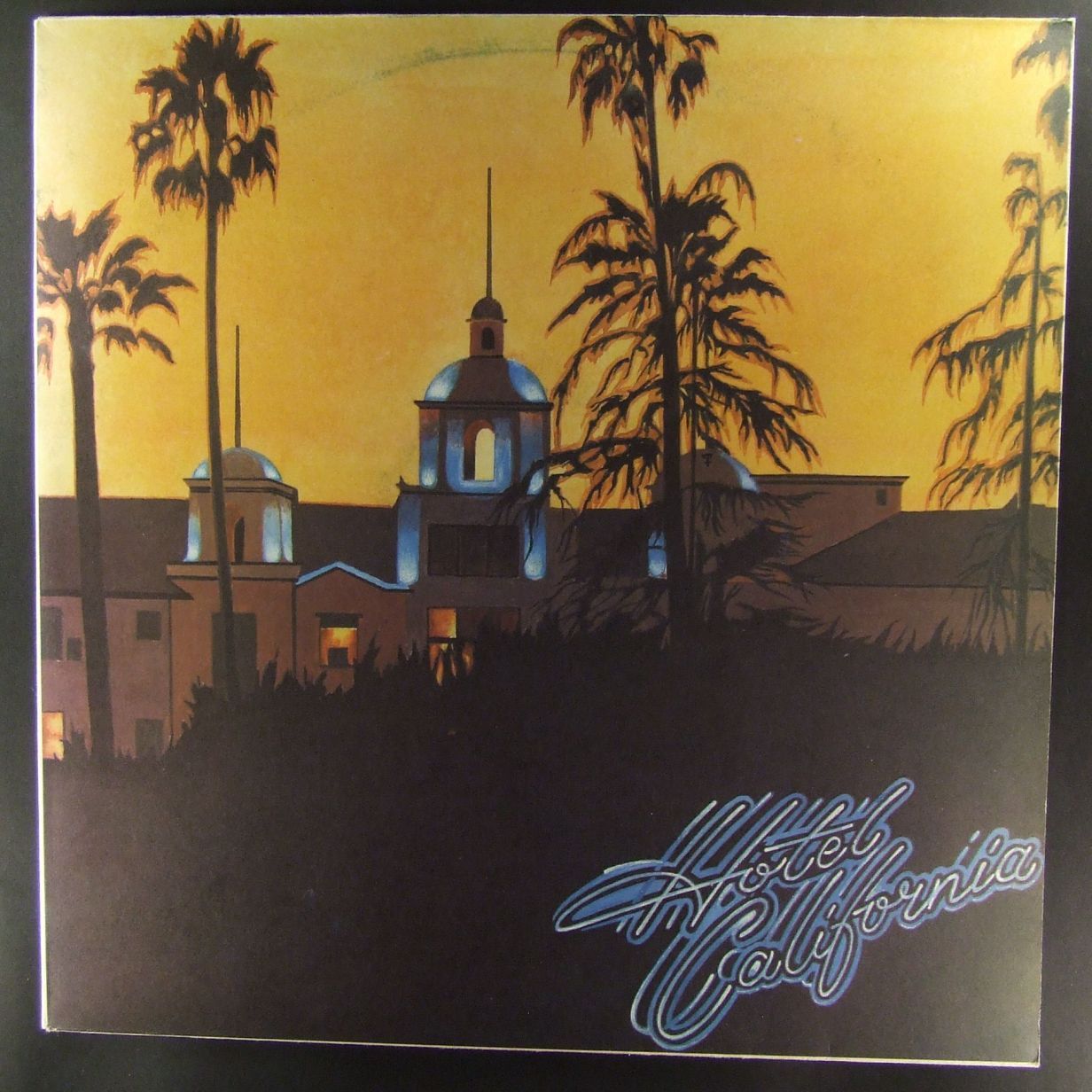 EAGLES. Hotel California