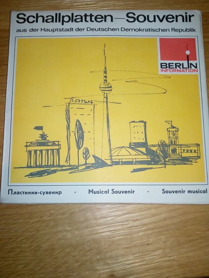 Ein Gruß Aus Der Hauptstadt Der DDR. Schallplatten - Souvenir  / Сувенир из Берлина / A Souvenir from Berlin