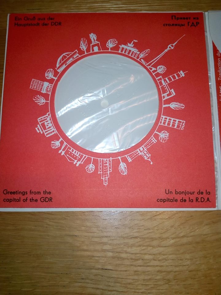 Ein Gruß Aus Der Hauptstadt Der DDR. Schallplatten - Souvenir  / Сувенир из Берлина / A Souvenir from Berlin