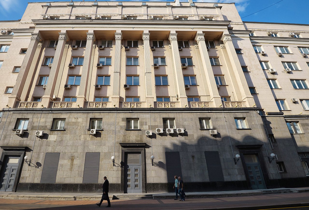 «Музыканты молчат и боятся отстаивать студию».
Как легендарный Дом звукозаписи, которым теперь владеет Управделами президента, связан с кроссовками Дмитрия Медведева