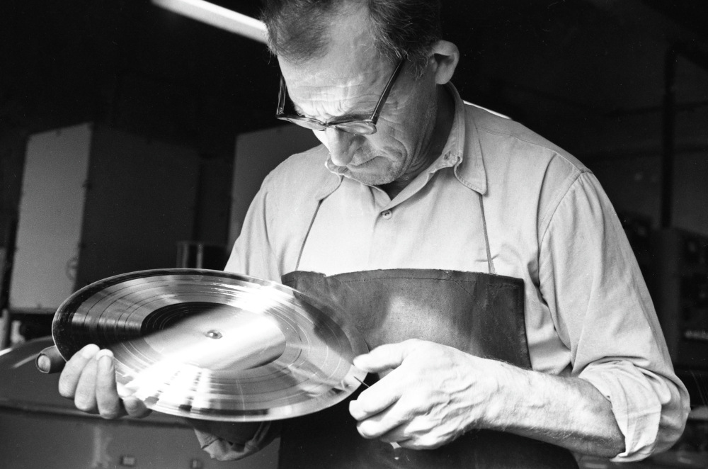 Больше не государственный. Что будет с каталогом «Мелодии» после продажи лейбла